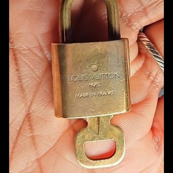 #316 Louis Vuitton Lock & Key Set - Picture 2 of 4